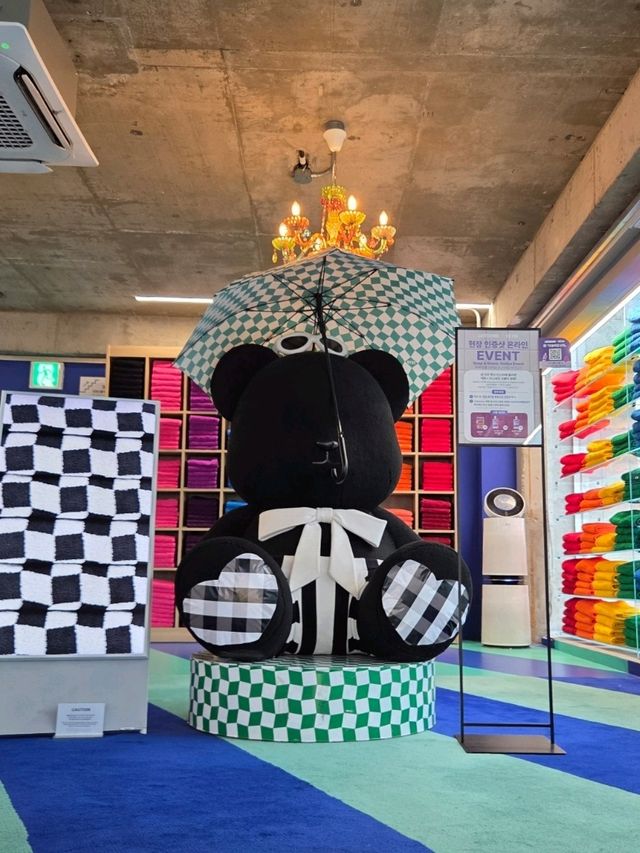 테토x리스테린 콜라보한 팝업스토어