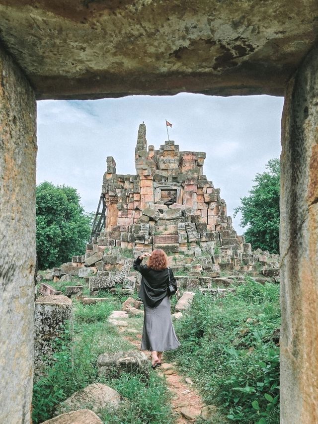 Exploring the Ancient Charm of Ek Phnom, Battambang 🌿✨