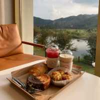Floating Flow Cafe