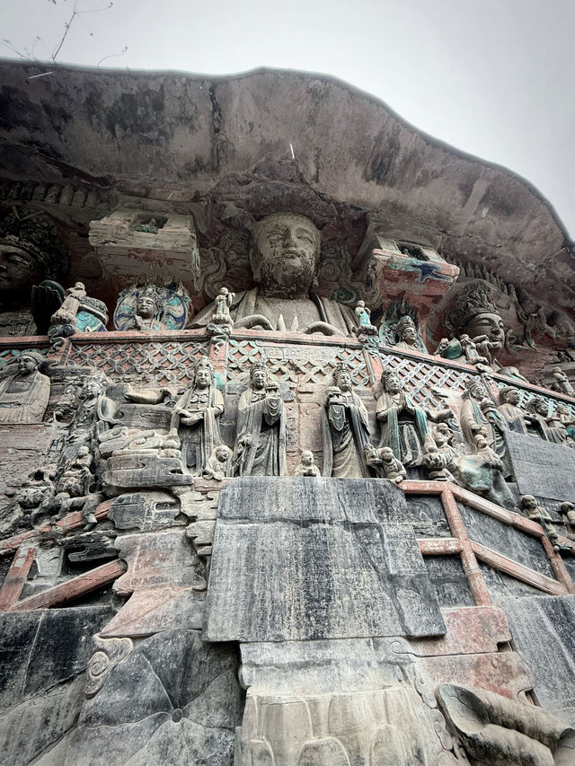 ผาหินแกะสลักต้าจู๋ (Dazu Rock Carvings)
