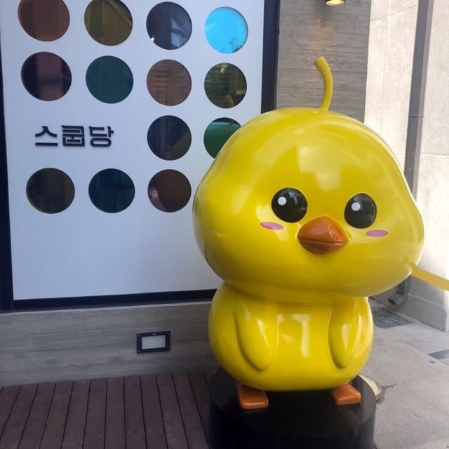 ☁️달콤함 가득한 노란 감성카페💛 스쿱당 뚱카롱 맛집