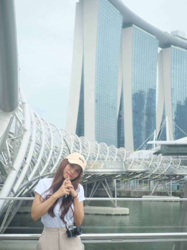 The Helix Bridge สะพานเหล็ก DNA สิงคโปร์