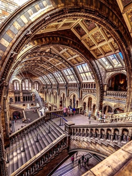 This museum is probably the best museum I've been to, is so beautiful with so much intricate detail