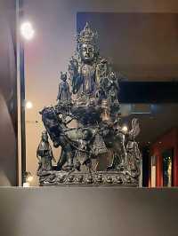 Enlightened : The Kwan Im Thong Hood Cho Temple Gallery