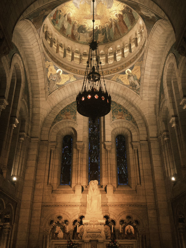 ⛪ 聖心堂｜白色的寧靜聖殿