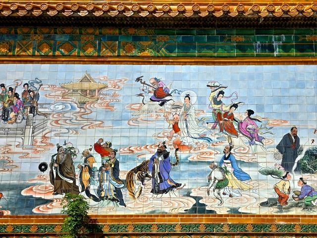 Vibrant stories on the Walls in Hall of Universal Brightness car park at Kong Meng San Temple