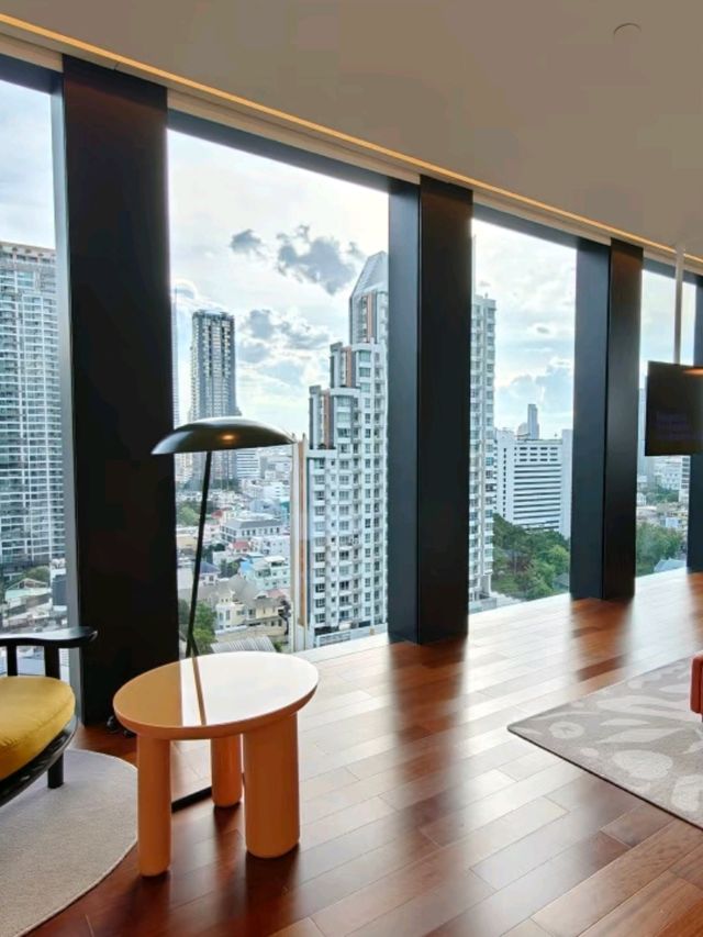 The Standard, Bangkok Mahanakhon 