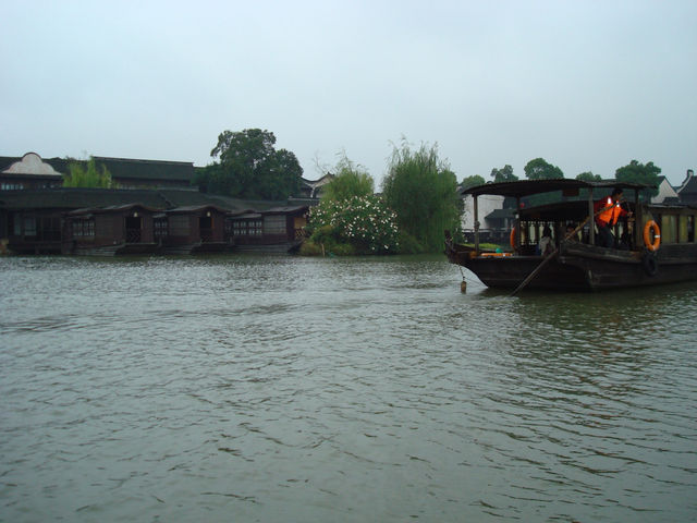 🌊 Wuzhen Dongzha — A Peaceful Walk Through Water and Time