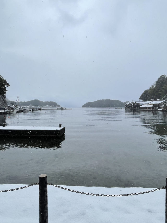 Winter magic in Ine no Funaya (伊根の舟屋), Kyoto ❄️🏘️ A peaceful snow-covered fishing village where tra