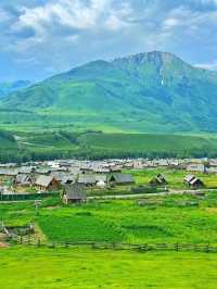 Tiny Wooden Cabins & Mountain Feels
