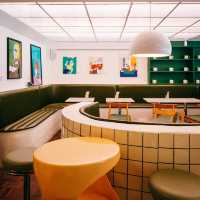 Fade Away Café บางแสน — คาเฟ่ 4 ชั้นสุดครีเอท วิวที่