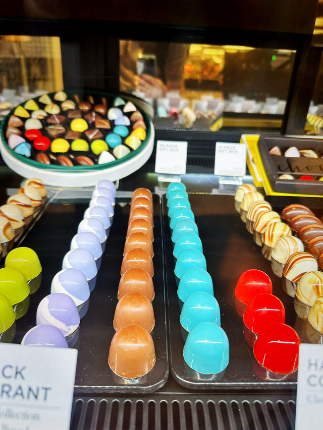 癒しと贅沢のバンサーツアー：チョコ、グリーン、蘭のある暮らし
