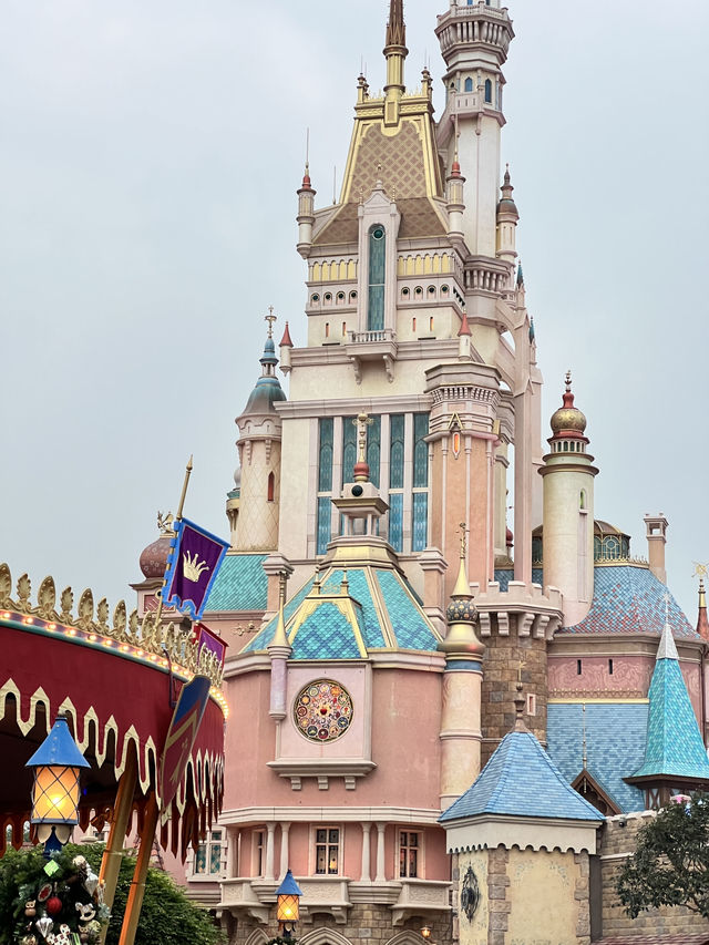 プレゼントってまさかの香港ディズニーランド🎁🎆🎠✨ プレゼントってまさかの香港ディズニーランド🎁🎆🎠✨