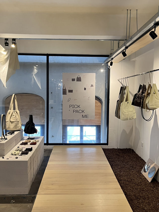 👗 WES Studio clothes shop– Kuala Lumpur's Independent Basics Brand