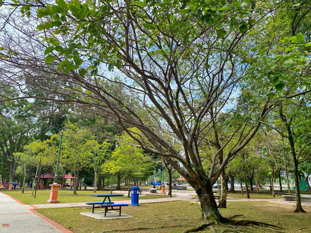 Taman Tasik Cempaka: Bangi’s Lake, Laughter & Leisure Spot