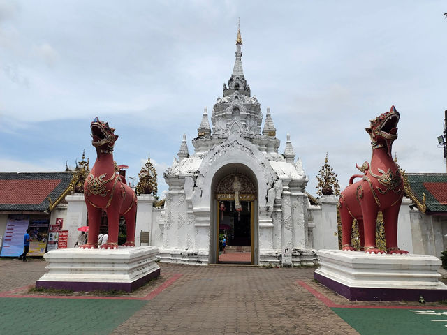 วัดพระธาตุหริภุณชัย ลำพูน วัดพระธาตุหริภุณชัย ลำพูน
