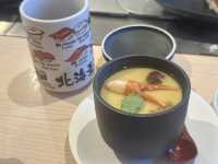 🍣【沖縄・北谷で味わう本格回転寿司】「Kaitenzushi Hokkaisozai Chatanten」🍵🌊