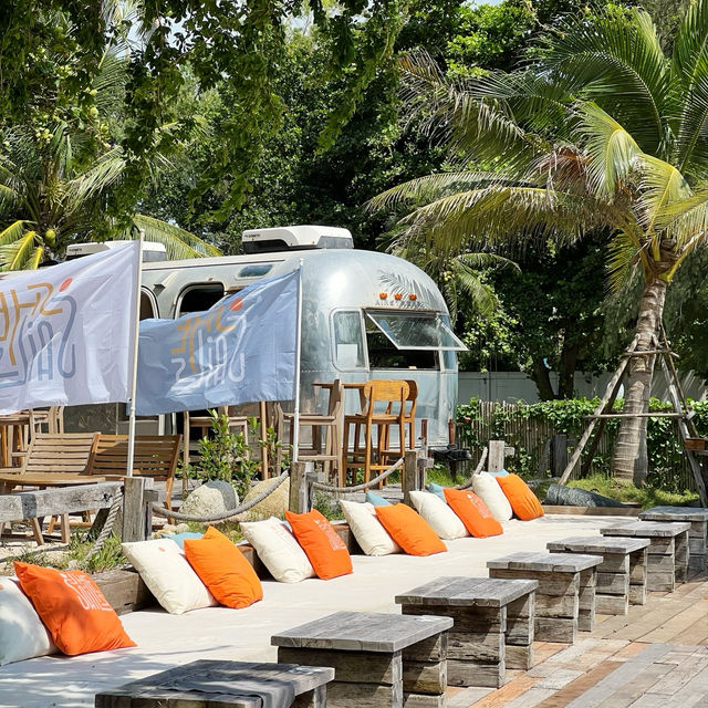 SHE SAILS CAFE & BEACH CLUB