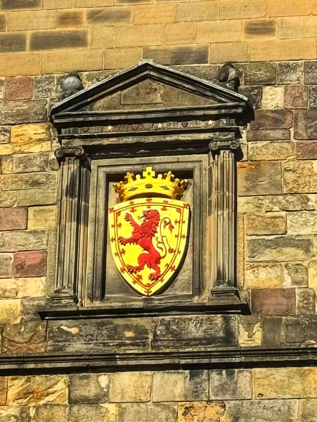 🏰 Explore History at Edinburgh Castle 🇬🇧  🏰 Explore History at Edinburgh Castle 🇬🇧