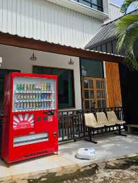 YOUNG CAFE คาเฟ่สไตล์มินิมอลมินิใจ