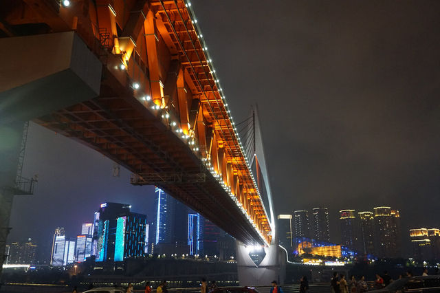 重慶洪崖洞夜景攻略🌃迷失在「千與千尋」的魔幻山城🌃