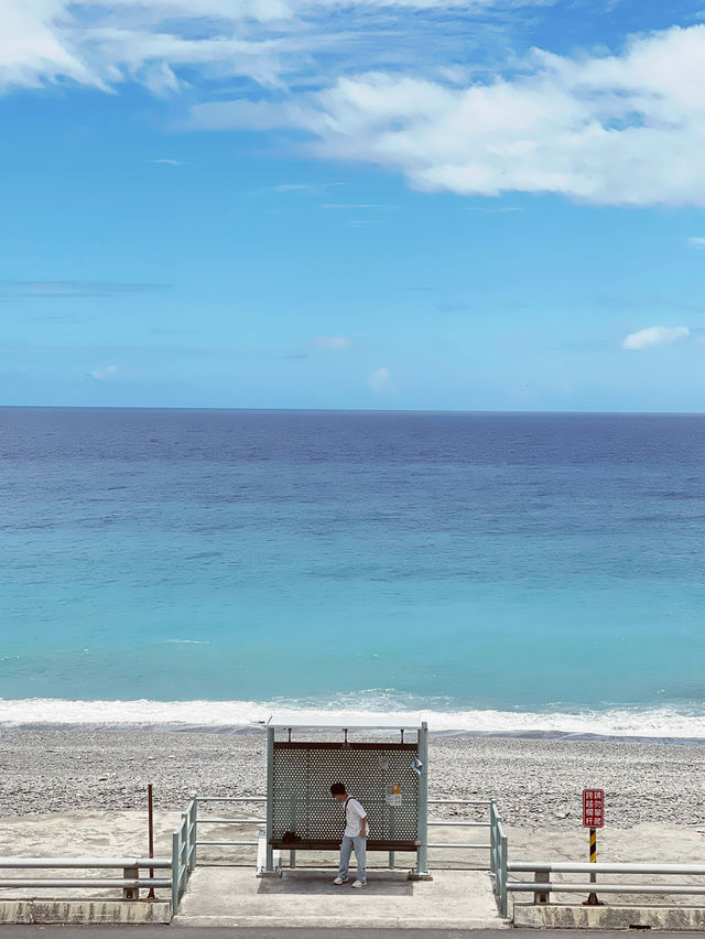 🌊 Tairan Coastline: Where Azure Skies Meet Endless Blue! ☁️