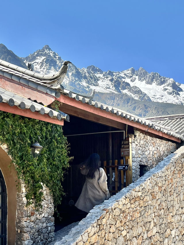 Yuhu Village : Stone Houses & Snow Mountain