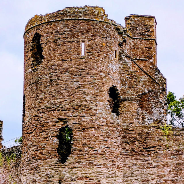 Solo in the Silent Marches: Grosmont Castle