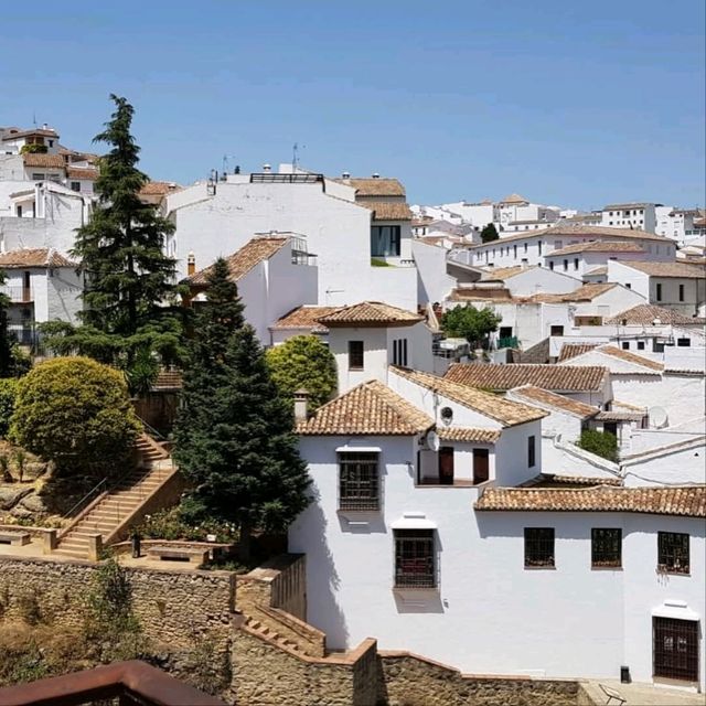 Falling in Love with the Dramatic Views of Ronda Falling in Love with the Dramatic Views of Ronda