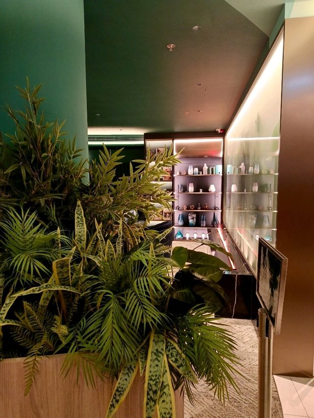 Kyra Lounge at Hong Kong International Airport Kyra Lounge at Hong Kong International Airport