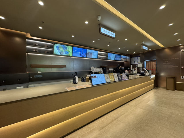 🧋 “CHAGEE (Qianmen Street) — A Refreshing Tea Stop in the Heart of Old Beijing” 🧋 “CHAGEE (Qianmen Street) — A Refreshing Tea Stop in the Heart of Old Beijing”