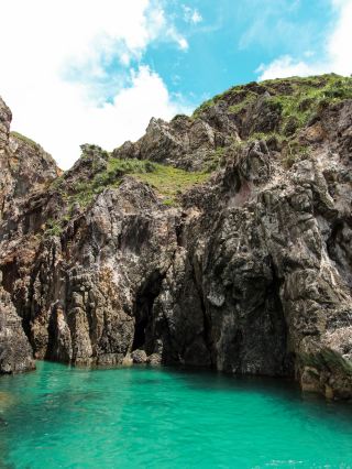 การเดินป่ารอบเกาะนี้จะสิ้นสุดลงเมื่อคุณได้เห็นทะเลจีนใต้เบื้องล่าง 🌊