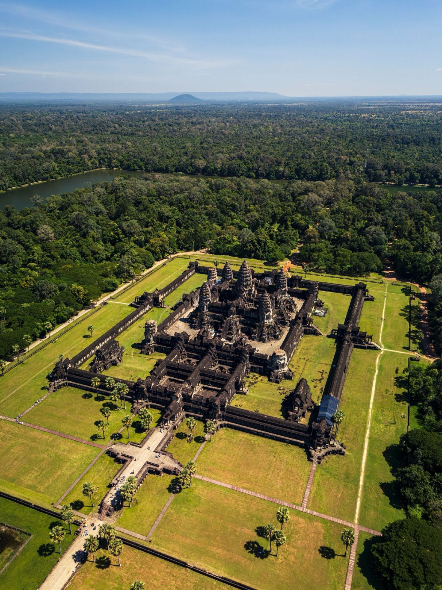 ANGKOR WAT, CAMBODIA: THE ANCIENT WORLD THAT STILL FEELS UNREAL 🇰🇭✨