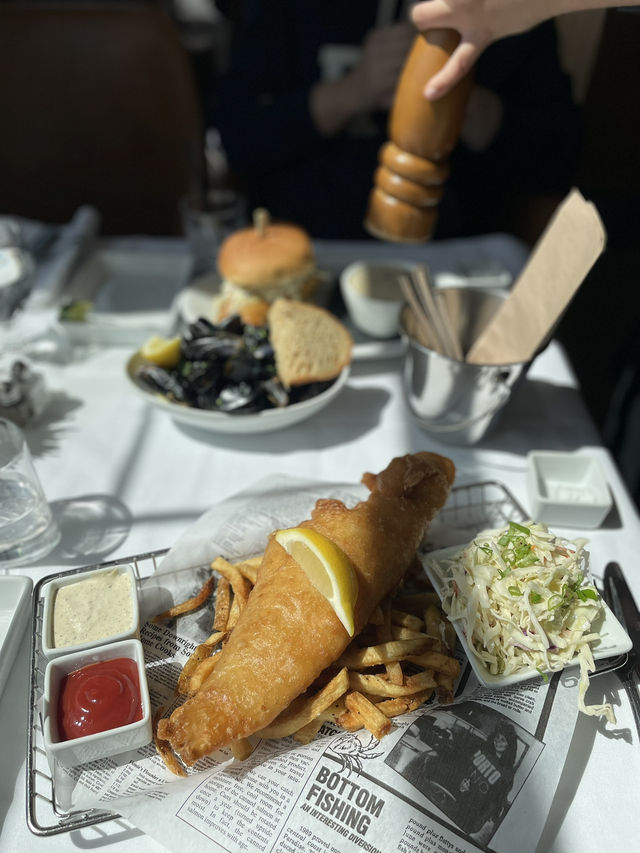캐나다 빅토리아 아일랜드 맛집^^Finn's seafood chops cocktails~