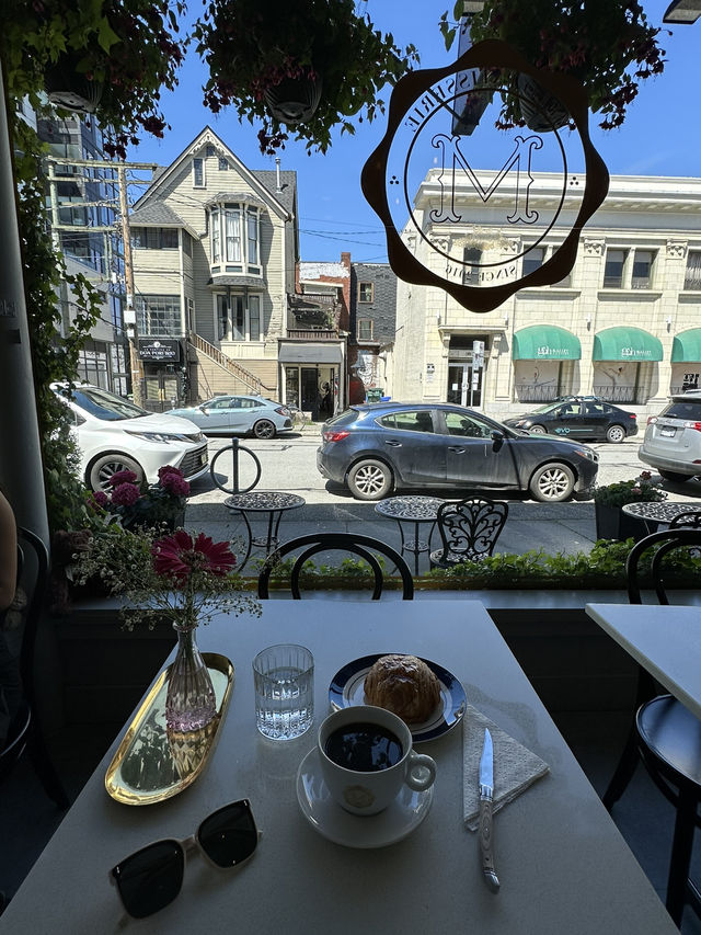 밴쿠버에서 가장 사랑스러운 Cafe Melo Patisserie 💕