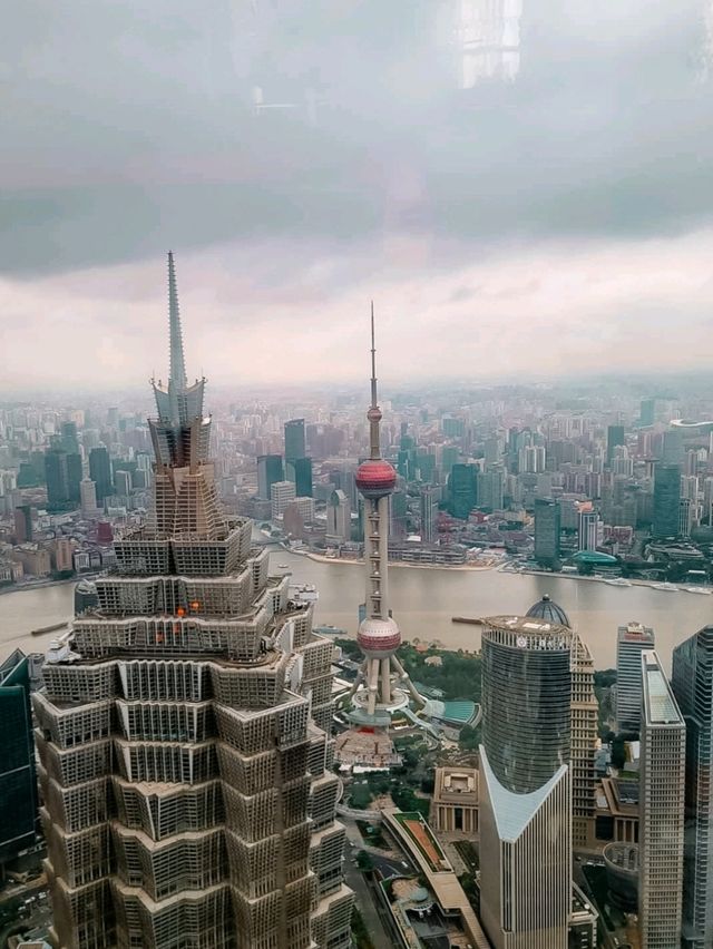 Skip the ticket — this coffee comes with a 91st-floor view ☕🏙️