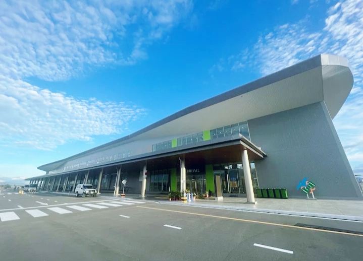 🌴 ทริปสำรวจสุดมหัศจรรย์สู่ลาเอ - ประตูสู่โมโรเบ! ✈️