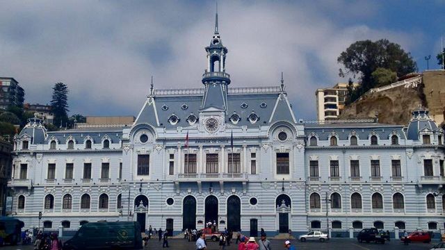 Valparaíso: Chile's Coastal Wonderland 🌊🏞️