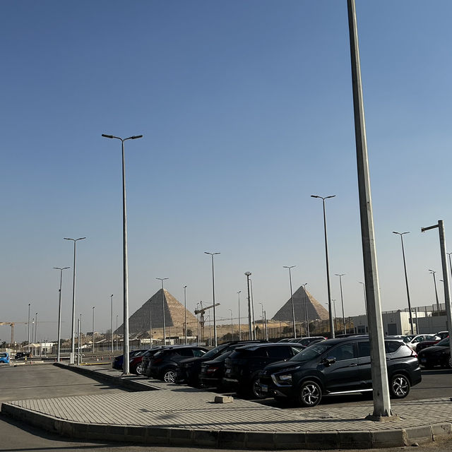 Ancient Wonders Unveiled: Giza Pyramids & the Grand Egyptian Museum