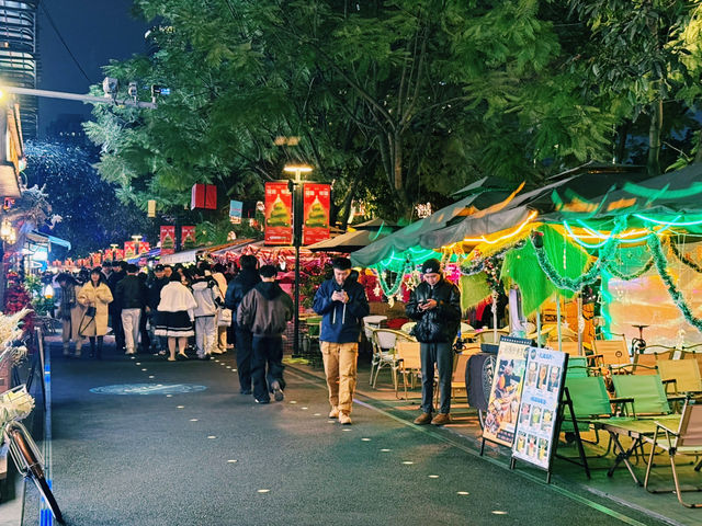 Wangping Street: Chengdu’s Hidden Gem for History, Food, and Local Vibes 🏮🍜