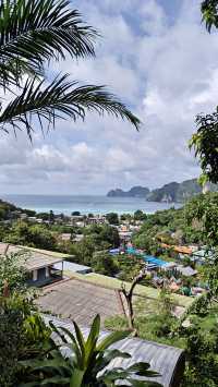 Phi Phi Viewpoint Hike – The Most Iconic View in Thailand 🌴⛰️