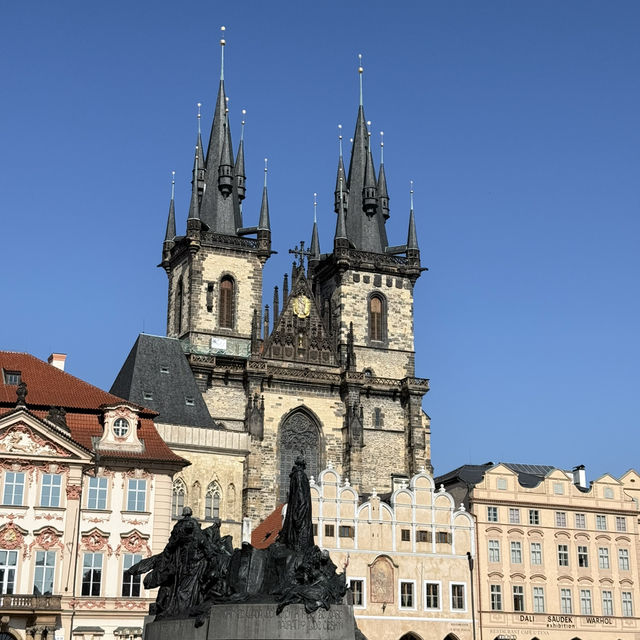 🇨🇿 Prague Travel Guide: The City of a Hundred Spires