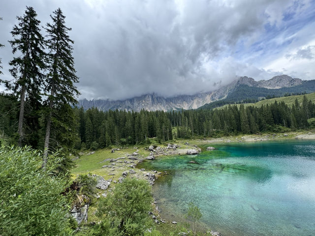 走訪多洛米蒂山最美麗的湖泊～雷扎湖 (Lake Carezza)