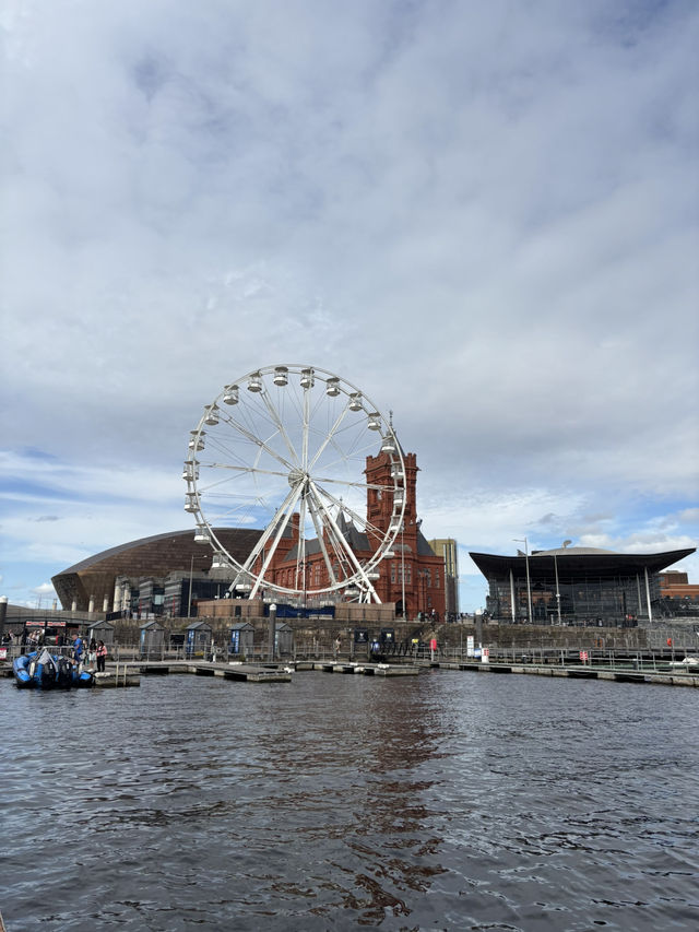 Midnight Arrival to Magical Cardiff—Castles, Pizza & Bay Boat Ride