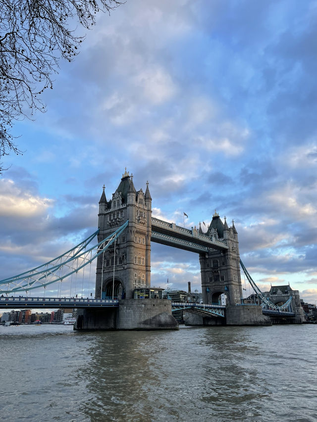 🎡 London – Classic Meets Cool 🎡