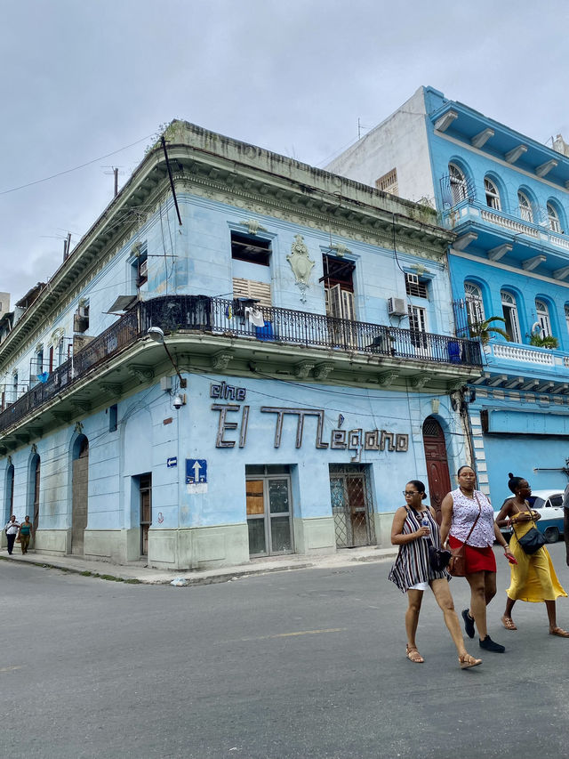 Ready to get a real taste of Havana? This guide hits the vibrant heart of Cuba’s capital