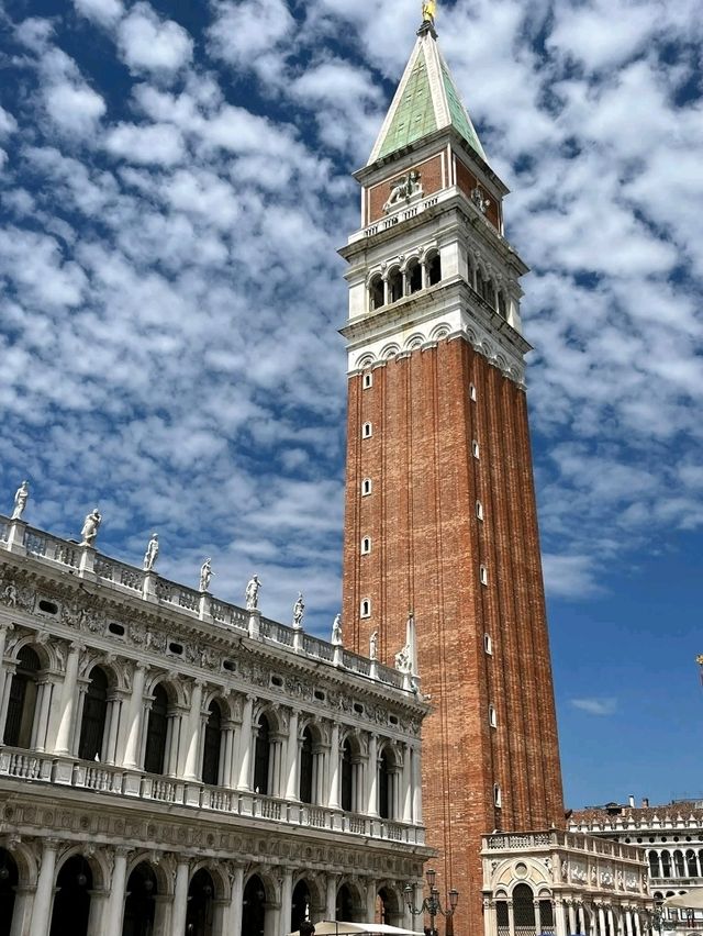Venice’s Top Attractions: A Journey Through the Floating City 🌊✨