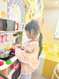 💰人均只需約 $100，就可以入住比卡超主題滑梯房🤩