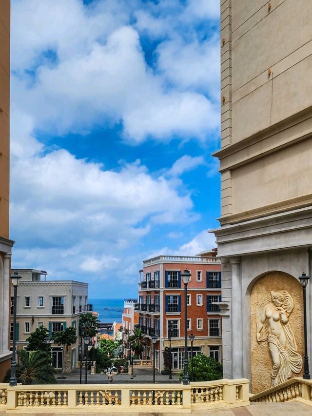 Sunset Town in Phu Quoc: what to do beyond Kiss Bridge