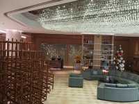 Foshan DeLai Hotel with rare high-rise pool restaurant